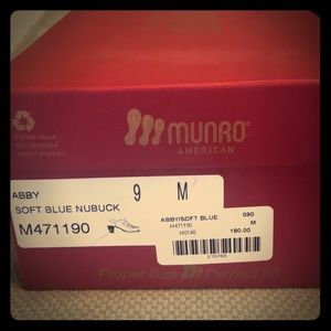 Munro suede sandals